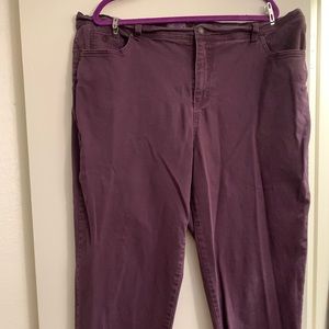 Gloria Vanderbilt “Amanda” size 22, burgundy jeans